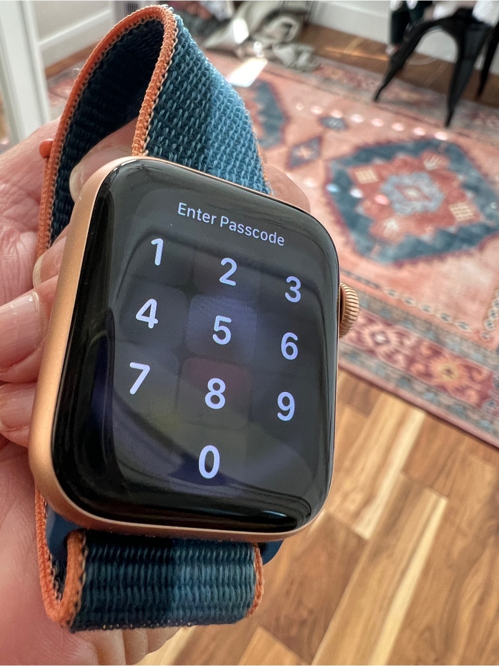 Apple Watch Series - Rose Gold Aluminum Case with Sports Band